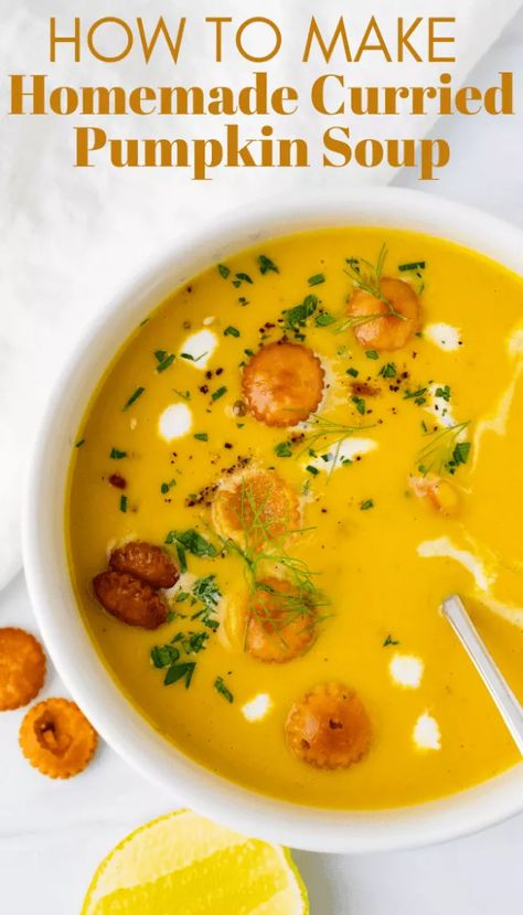 Spicy Pumpkin Soup Recipe, Curried Pumpkin Soup Recipe, Pumpkin Curry Soup, Curried Squash Soup, Squash Butternut, Curried Pumpkin, Pumpkin Soup Healthy, Pumpkin Bisque, Roast Pumpkin Soup