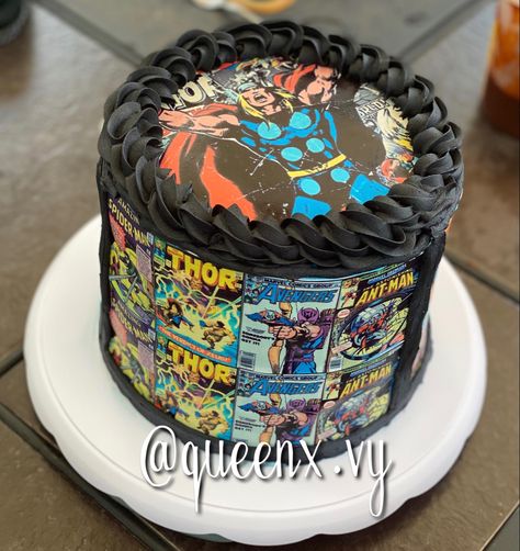 Marvel comic birthday cake, comic cake, thor cake, comic book cake, super hero cake Comic Book Cake Ideas, Simple Comic Cake, Comic Cake Tutorial, Birthday Cake Comic, Comics Cake Ideas, Comic Book Style Cake, Marvel Cake Ideas, Wolverine Cake Ideas, Thor Birthday Cake