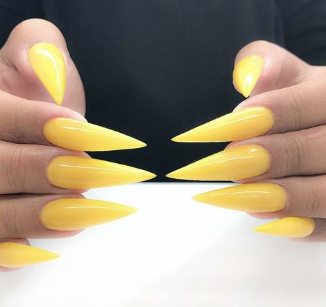 Neon yellow stiletto nails Matte Stiletto Nails, Red Stiletto Nails, Gel Nails Long, Jade Nails, Black Coffin Nails, Special Nails, Stiletto Nail Art, Nails Stiletto, New Nail Designs