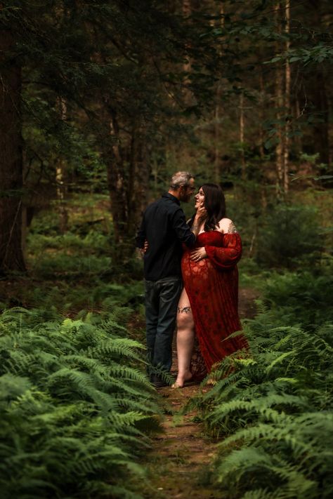 Wilderness Maternity Shoot, Goth Maternity Shoot Couple, Emo Maternity Shoot, Redwood Maternity Photos, Dramatic Maternity Shoot, Enchanted Forest Maternity Shoot, Forrest Maternity Shoot, Witchy Maternity Photos, Earthy Maternity Photos