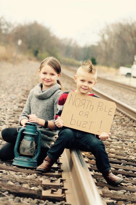 Train Station Christmas Photoshoot, Christmas Train Photo Shoot, North Pole Or Bust Photo, Polar Express Kid, North Pole Experience, Diy Christmas Photoshoot, Family Christmas Pictures Outfits, Christmas Pictures Outfits, Christmas To Do List