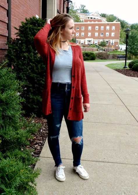 WVU Fashion Trends: Cozy Cardigan, Jeans - College Fashion Red Blazer Outfit, Long Cardigan Outfit, Winter Outfits College, Red Knit Cardigan, Cardigan Jeans, Plus Size Winter Outfits, Virginia University, West Virginia University, Outfits Styling