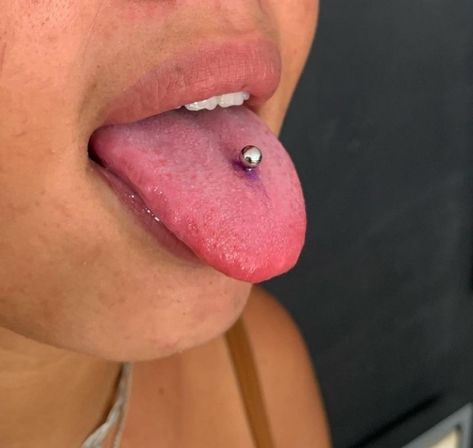 Unique Tongue Piercing, Piercing Ideas Tongue, Tounge Piercings Types, Types Of Tongue Piercings, Tounge Pericings Aesthetic, Gum Piercing, Piercings Tongue, Piercing Tongue, Tongue Piercings