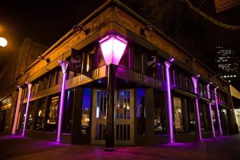 Night Club Exterior, Club Exterior, Club Nightclub, Nightclub Design, Aesthetic Bedroom Ideas, Supper Club, Bar Design Restaurant, Last Supper, Exhibition Stand