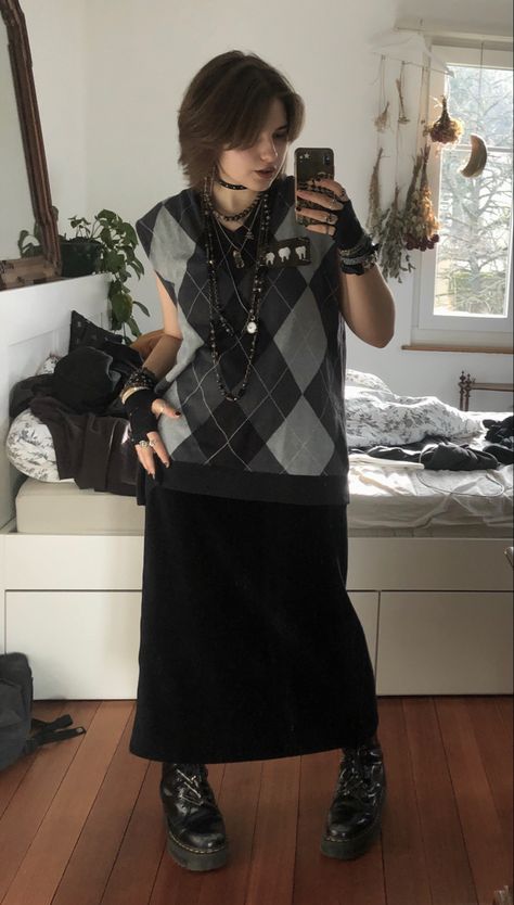 Goth Sweater Vest Outfit, Vest Blazer Outfit, Crowcore Fashion, Maxi Dress Sweater, Gothic Diy, Earth Tones Aesthetic, Black Vest Outfit, Goth Sweater, Black Velvet Maxi Dress