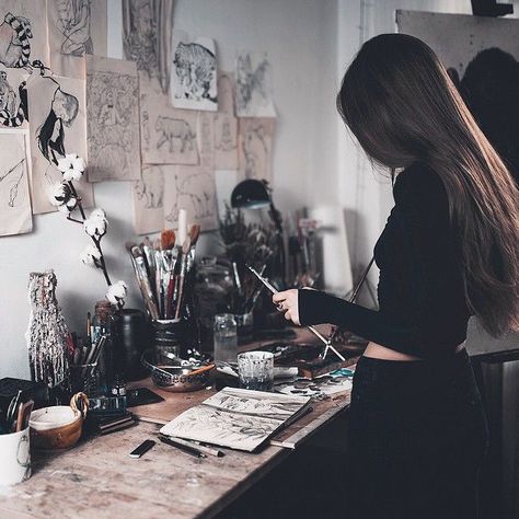 Artist in her studio -  @gvozd #illustration #drawings #studio #artist #workspace #flowers #paints #aesthetic #inspiration #interior #decor Portret Feminin, Art Studio Space, Painting For Beginners, Artist Aesthetic, Decoration Inspiration, Studio Decor, Studio Space, Space Art, Art Studios