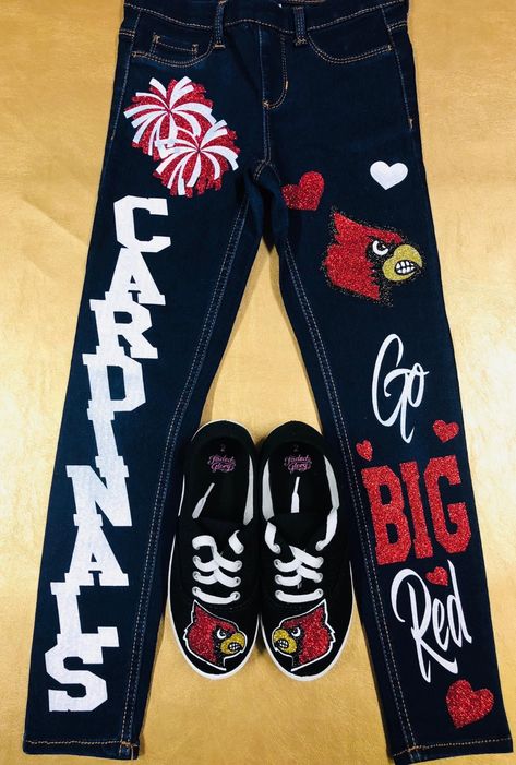 Homecoming Spirt Pants, Painted Jeans For Football Games, Hoco Jeans Painted Junior, Painted Jeans College, Homecoming Jeans Ideas High Schools, School Spirit Outfit Ideas, Jeans Painted Ideas, Homecoming Pants Ideas Sophomore, Senior Pants Ideas 2023