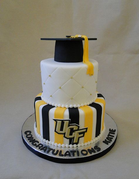 Ucf Graduation, College Graduation Cakes, Facebook Cake, Graduation Cake Ideas, Grad Cakes, Cakes Graduation, Trunk Party, Graduation Party Cake, Grad Cake