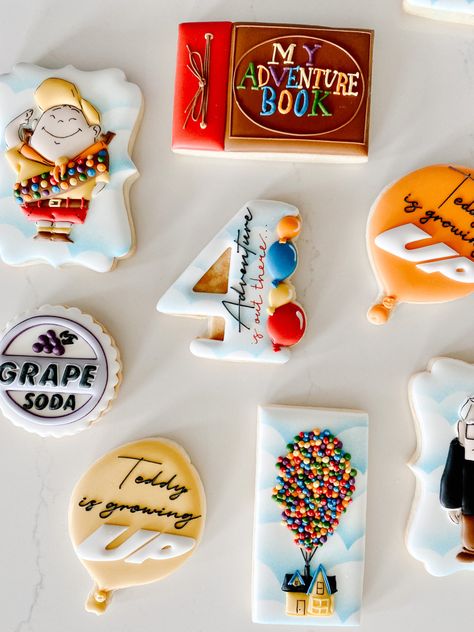 Up Cookies Pixar, Movie Theme First Birthday Party, Pixar Up Themed Party, Pixar Up Cake, Disney Pixar Up Birthday Party, Up Theme Birthday Cake, Disney Theme Cookies, Up Movie Party Theme, Disney Up Birthday Party Theme