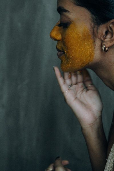 A Traditional Honey And Turmeric Mask for the Season – Haati Chai Face Mask Honey, Honey And Turmeric, Tumeric And Honey, Face Mask For Dry Skin, Turmeric Mask, Avocado Face Mask, Turmeric Face, Mask For Dry Skin, Honey Face Mask