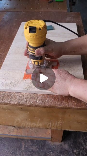 Wooden Router Projects, Wood Router Ideas, Dovetail Router Jig, Router Ideas, Router Jigs, Wood Joining, Diy Router, Woodworking Tools Router, Woodworking Table Saw