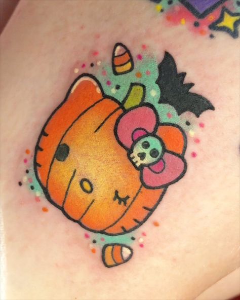 Pumpkin Hello Kitty, Cute Halloween Tattoos, Hello Kitty Tattoo, Paw Wallpaper, Hello Kitty Pumpkin, Kitty Tattoo, Pop Art Tattoos, Pumpkin Tattoo, Autumn Tattoo