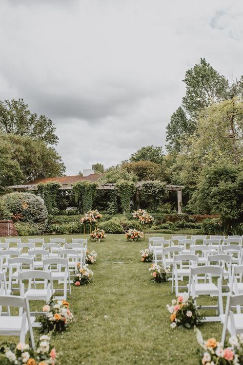 Dallas Wedding Venues Affordable, Small Texas Wedding Venues, Texas Discovery Gardens, Outdoor Wedding Venues Texas, North Texas Wedding Venues, Texas Discovery Gardens Wedding, Garden Themed Wedding, Texas Wedding Venues, Spring Garden Wedding