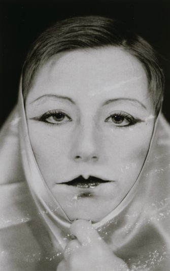 Cindy Sherman, Untitled (detail), 1975/2004. Courtesy of the artist and Metro Pictures Cindy Sherman Art, Cindy Sherman Photography, Claude Cahun, Untitled Film Stills, Stephen Shore, Cindy Sherman, Tate Gallery, Gelatin Silver Print, Women Artists