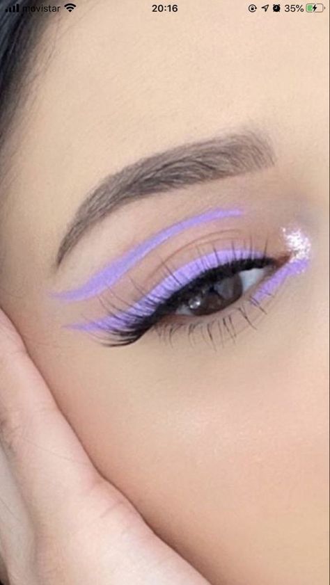 Graphic Purple Eyeliner, Purple Liner Eye Makeup, Makeup Looks No Eyeliner, Eye Makeup No Eyeliner, Lilac Eyeliner, Makeup No Eyeliner, Graphic Eyeliner For Hooded Eyes, Makeup Edgy, Color Eyeliner Makeup