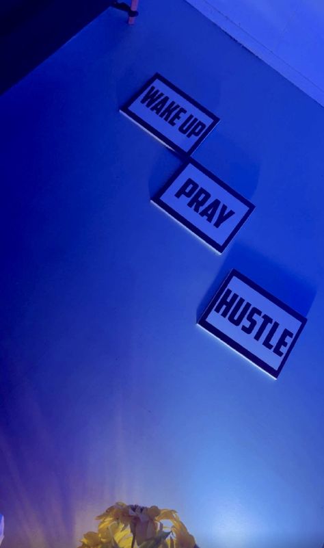 Wake Up Pray Hustle Wallpaper, Albert Instine, Wake Up Pray Hustle, Medicine Pic, Hustle Wallpaper, Casual Interview Outfits Women, Medicine Pic Snapchat, Empty Fridge, Broken Iphone