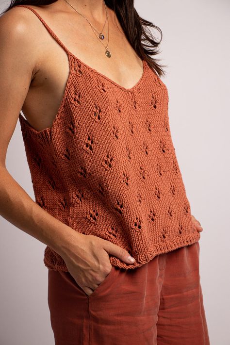 Colecciones – We Are Knitters Knit Tank Pattern, Knit Tank Top Pattern, Knitting Increase, Intermediate Knitting Patterns, Summer Knitting Patterns, Knit Top Patterns, Advanced Knitting, Summer Knit Tops, Summer Yarn