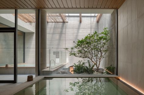 Spa Architecture, Japanese Spa, White Marble Mosaic, Japanese Onsen, Modern Spa, Indoor Swimming Pool, Spa Interior, Old Apartments, Spa Design