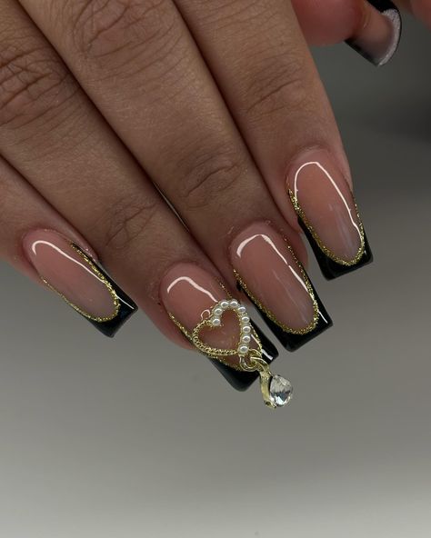 Black French for the win🖤✨🖤✨ Black French With Gold, Black Nails With Gold Tips, Black French Tip With Gold, Black And Gold French Tip Nails, French Tip With Gold, Gold French Tip, Black Gold Nails, Black French Tip, Black French Tips