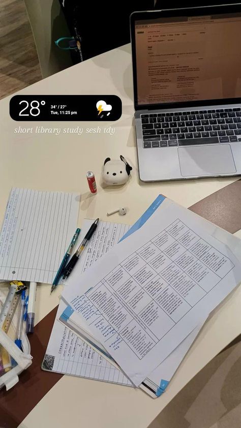 Studying Ig Story Ideas, Back To School Ig Story, Studygram Ideas Post, School Story Ideas Instagram, College Ig Story, University Story Ideas, College Aesthetic Instagram Story, Library Ig Story, Study Story Instagram Ideas