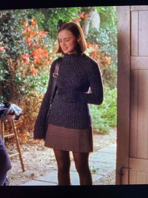 Rory Gilmore Fancy Outfits, Rory Gilmore Skirts, Rory Gilmore Skirt Outfits, Gilmore Girls Winter Outfits, Rory Outfits, Rory Gilmore Outfits, Chasing Daisies, Gilmore Outfits, Gilmore Style