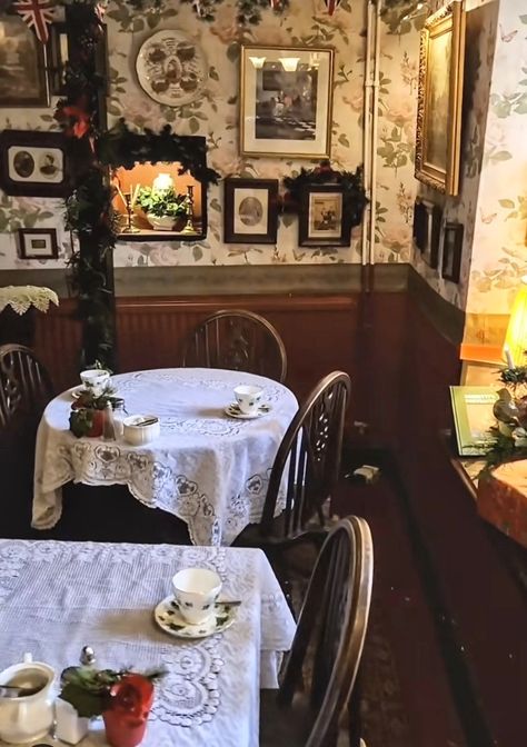 English Tea House Interior, Tearooms Interior, English Tea Shop, British Tea Aesthetic, Small Tea Room, Victorian Cafe, Tea House Interior, English Tea Room, Vintage Tea Rooms