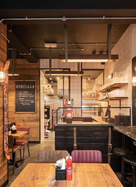 Casual Restaurant Interior Design, Burger Restaurant Design, Small Restaurant Interior, Bear Burger, Fast Food Restaurant Design, Brixton London, Small Restaurant Design, Casual Restaurant, Pizza House