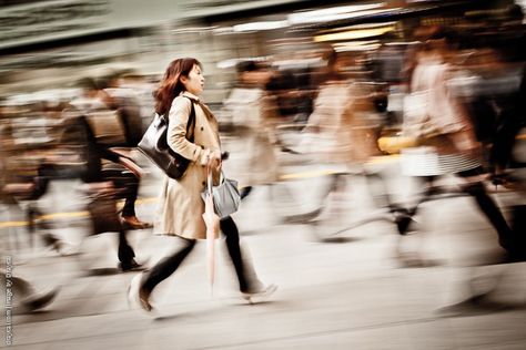 Long Exposure Portrait, Panning Photography, Movement Photography, Photography Assignments, Motion Photography, 얼굴 그리기, Long Exposure Photography, Digital Photography School, Travel Photography Inspiration