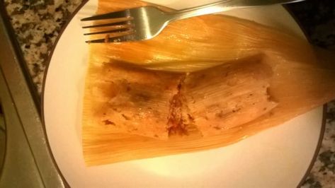 These homemade red chicken tamales are filled with shredded chicken and a spicy red sauce with ancho and mulato chiles and homemade masa. Red Chicken Tamales, Pollo Recipe, Chicken Tamales, Mexican Soup Chicken, Tamale Recipe, Spiced Rice, Red Chicken, Mexican Chicken, Red Sauce