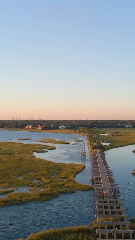 mpeacockmedia on Instagram: Mount Pleasant, SC 🌅 • • • • • • • • #charleston #charlestonsc #discoverunder10k #explorecharleston #explorepage #microinfluencer #vibe… Mount Pleasant South Carolina, Photography Essentials, Mount Pleasant Sc, Drone Video, Mount Pleasant, Low Country, Travel And Leisure, Charleston Sc, Sunset Photography