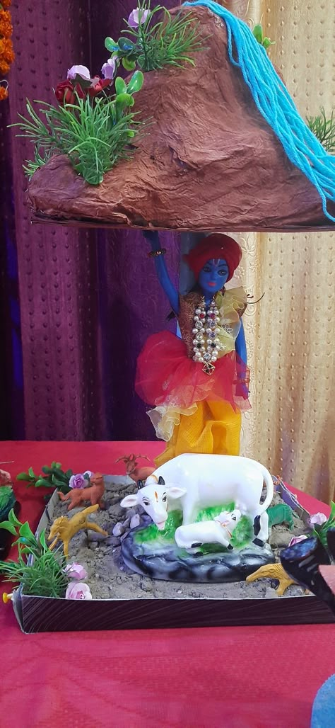 diy Krishan Janamasthmi Decorations, Janmashtami Jhanki Ideas, Govardhan Parvat Decoration, Govardhan Krishna, Govardhan Parvat, Krishna Janmashtami Decoration, Govardhan Pooja, Soft Board Decoration, Ganesh Pooja