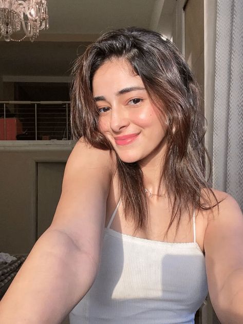 Disha Patani Photoshoot, Aditi Bhatia, Ananya Pandey, Ananya Panday, Clear Glowing Skin, Bollywood Stars, Latest Pics, Her Smile, Pretty Face