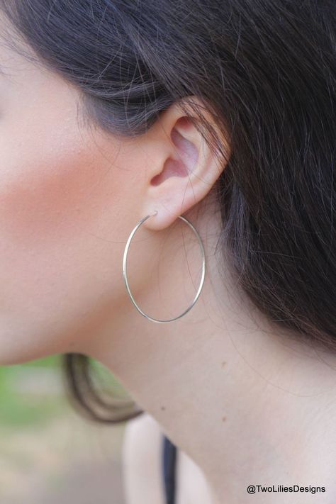 Silver Hoop Earrings Medium, Boho Hoop Earrings, Circle Jewelry, Simple Hoop Earrings, Hammered Hoop Earrings, Bar Stud Earrings, Jewelry Diamonds, Earrings Hoop, Jewelry Photography