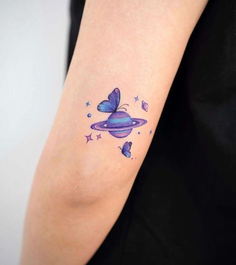 Cosmic Tattoo, Colour Tattoo For Women, Saturn Tattoo, Purple Tattoos, Henna Inspiration, Capricorn Tattoo, Planet Tattoos, Butterfly Tattoos For Women, Amazing Tattoos