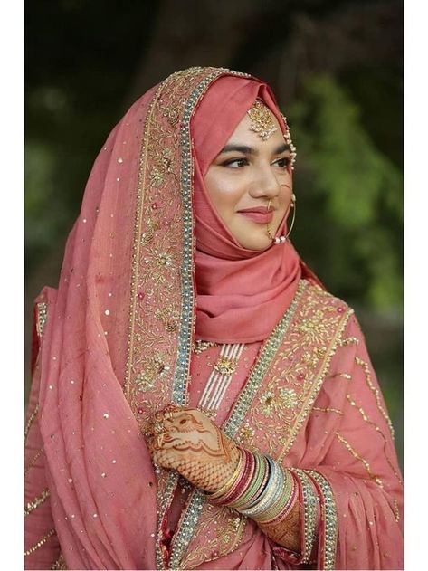 Burqa Designs, Hijabi Bride, Bridal Hijab Styles, Hijab Gown, Abaya Collection, Hijabi Brides, Muslim Bridal, Dupatta Style, Red Bridal Dress