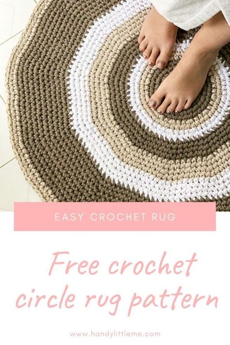 Learn how to crochet a circular rug with this free pattern.  This post will help anyone new to crochet to learn how to crochet a flat circle. #crochet #crochetpatterns  #crochetrug  #crochetcirclecrochet Crochet Round Rug Pattern Free, Circular Crochet Blanket, Crochet Rugs Free Patterns Easy, Crochet Circle Rug, Crochet A Flat Circle, Easy Crochet Rug, Circular Crochet, Crochet Rug Patterns Free, Crochet Circle Pattern