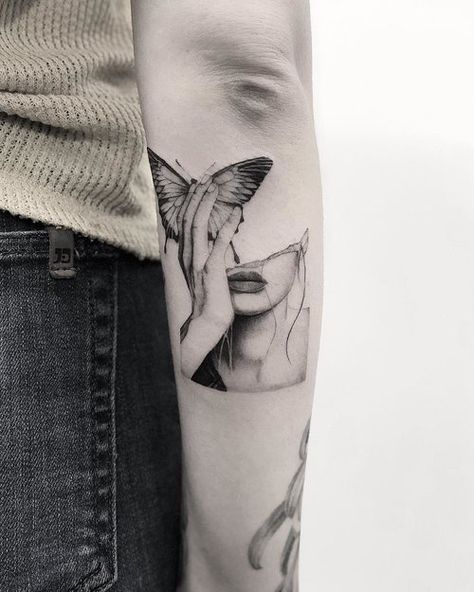 Micro Tattoo, Berlin Tattoo, Surreal Tattoo, Forearm Sleeve Tattoos, Inspiration Tattoos, Thigh Tattoos Women, Geometric Heart, Black Ink Tattoos, Dope Tattoos