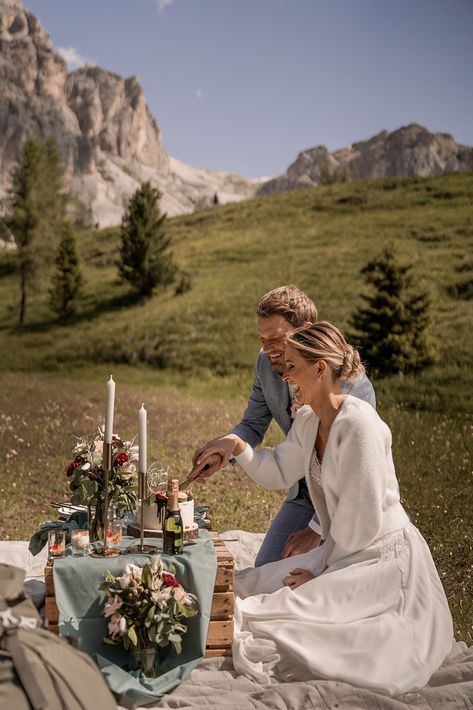 Annabelle & Benedikt were planning a roadtrip through the Dolomites for their elopement and it was an unforgettable experience! Get inspired by their elopement in the Italian Alps #dolomiteselopement #italyelopement #elopementphotographer #elopementplaner #alpselopement English Countryside Elopement, Private Elopement Ideas, Dolomite Elopement, Wedding Dolomites, Dolomites Wedding, Dolomites Elopement, Wedding Core, Elopement Picnic, Private Elopement