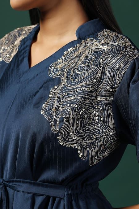 Buy Blue Crepe Embroidery Zari V Neck Floral Draped Kurta With Spaghetti For Women by Two Sisters By Gyans Online at Aza Fashions. Hand Work Ideas, Aari Motif, Dresses Design Ideas, Designer Frocks, Fancy Dress Patterns, Embroidery On Top, Embroidery Styles, Clothes Patches, Placement Embroidery