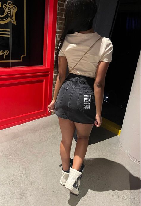 Jean Skirt Birthday Outfits, Ksubi Skirt Outfit Black Women, Bday Outfit Black Women, Ksubi Outfit Black Women, Gallery Dept Outfit Black Women, Ksubi Skirt Outfit, Bottega Veneta Shoes Outfit, Ksubi Jeans Outfit, Ksubi Skirt