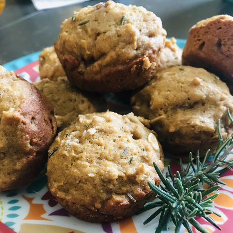 Healthy Roasted Cushaw Muffins with Rosemary Sea Salt Cushaw Recipes, Cushaw Squash Recipes, Cushaw Squash, Butternut Squash Muffins, Kabocha Squash Recipe, Garden Meals, Squash Muffins, Rosemary Sea Salt, Toddler Muffins