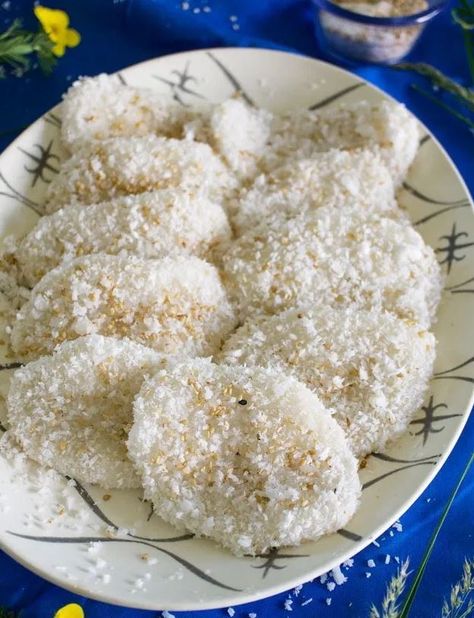 Palitaw Recipe, Pinoy Dessert, Filipino Food Dessert, Filipino Desserts, Filipino Dishes, Pinoy Food, Asian Desserts, Grated Coconut, Easy Cooking Recipes