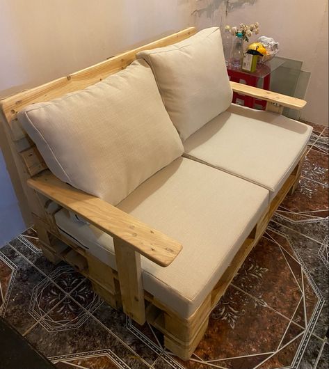 3 Seater Pallet Sofa, Wooden Pallet Couch, Pallet Sofa Indoor Living Rooms, Pallet Sofa Indoor, Pallet Sofa Bed, Pallet Armchair, Wood Pallet Sofa, Caravan Garden, Small Pallet