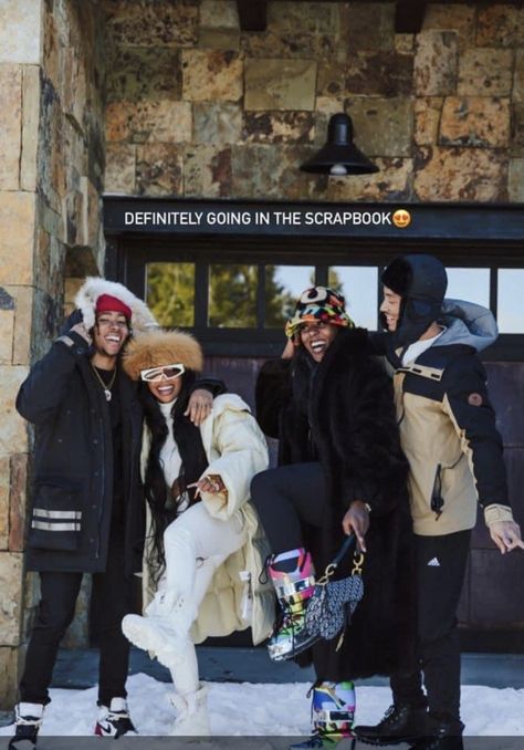 Cabin Trip Black People, December Manifestation, Ski Resort Outfit, Cabin Activities, Aspen Trip, Girls Ski Trip, Ski Fit, Ski Trip Outfit, Girls Ski