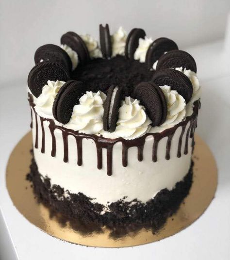 Oreo Cake Decoration, Oreo Cake Designs, Simple Cake Designs Birthday, Easy Birthday Cake Recipes, Cake Paris, Chocolate Oreo Cake, Chocolate Cake Designs, Cake Recipes Easy Homemade, Unicorn Birthday Cake