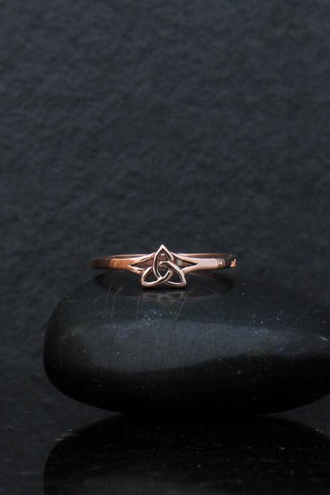 Celtic Promise Rings, Trinity Ring Engagement, Trinity Knot Wedding Ring, Celtic Ring Tattoo, Celtic Engagment Rings, Celtic Engagement Rings Irish, Trinity Engagement Ring, Gold Trinity Ring, Trinity Symbol