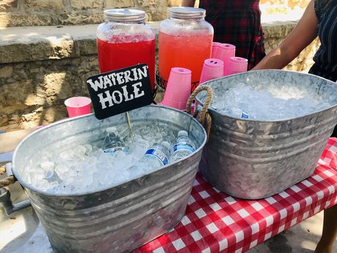 Farm Themed Birthday Party Drinks, 40th Birthday Farm Theme, Barnyard Bbq Birthday Party, Farm Themed Party Ideas, Cow Themed Party Food Ideas, Food Ideas For Farm Theme Party, Rodeo Themed 1st Birthday Food Ideas, 1st Rodeo Birthday Party Food Ideas, Farm Themed Birthday Party Two