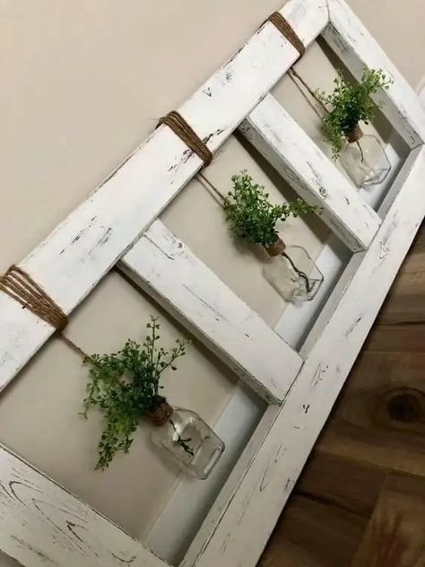 Diy Window Frame Decor, Rustic Window Frame Decor, Rustic Mirror Wall Decor, Farmhouse Idea, Diy Rustic Home Decor, Old Window Decor, Vstupná Hala, Farmhouse Decor Diy, Window Crafts