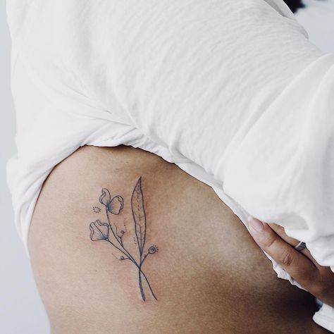 Small Nature Tattoo, Mother Nature Tattoos, Native Tattoos, Tatoo Inspiration, Wildflower Tattoo, Explore Tattoo, Sweet Tattoos, Cool Small Tattoos, Hand Poke