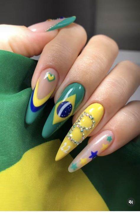 Brazil Nails Design, Brazil Nails, Soccer Nails, Y2k Nail Art, Nail Art Designs 2023, Y2k Nail, Football Nails, Flag Nails, Country Nails